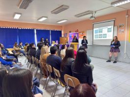 Estudiantes del Colegio Alborada realizan taller sobre prevención de violencias de género para sus profesores y profesoras