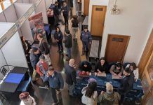 Chile Chico reúne a más de 130 personas en Feria de Empleo y Minería #HayVacantes